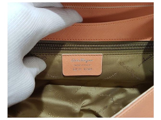 Salvatore Ferragamo Borsa a spalla con ornamento Gancini Arancione - vista 10