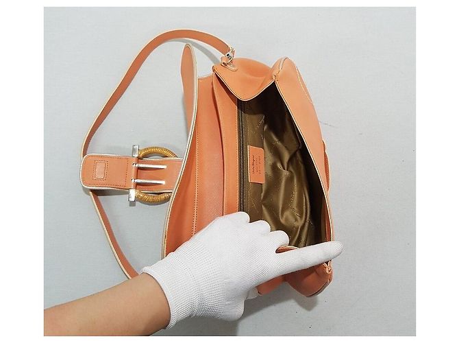 Salvatore Ferragamo Borsa a spalla con ornamento Gancini Arancione - vista 9