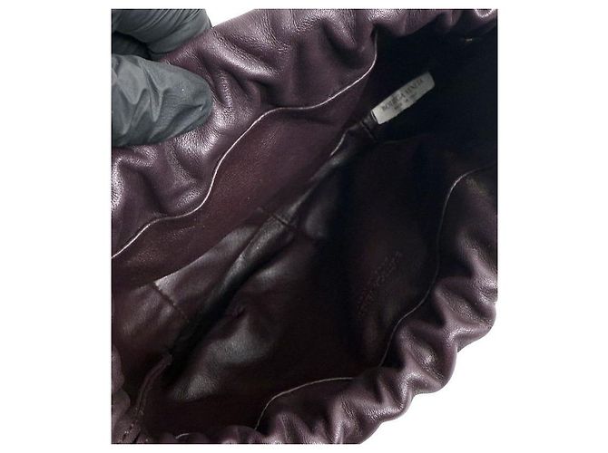 Bottega Veneta Mini bolsa bulbo de couro roxa - vista 5