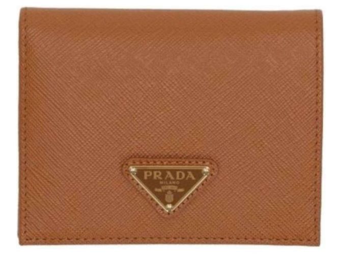 Prada Billetera QHH Saffiano Camel Castaño - vista 2