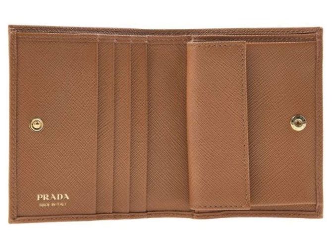 Prada Billetera QHH Saffiano Camel Castaño - vista 3