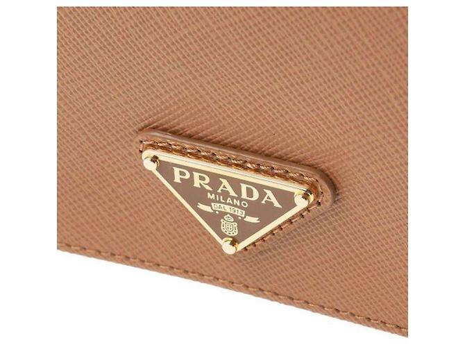 Prada Billetera QHH Saffiano Camel Castaño - vista 4
