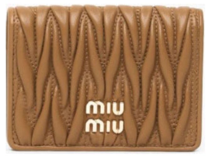 Miu Miu Tarjetero Matelassé AFPP Marrón Castaño - vista 2