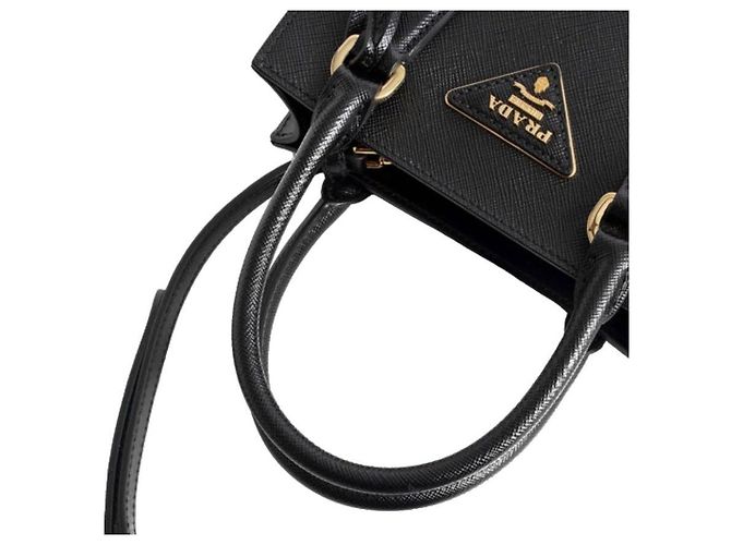 Prada Bolsa Tote Saffiano Preta com Logo Triangular Número do Produto: NZV Preto - vista 12