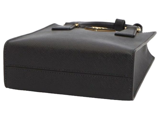 Prada Bolsa Tote Saffiano Preta com Logo Triangular Número do Produto: NZV Preto - vista 7