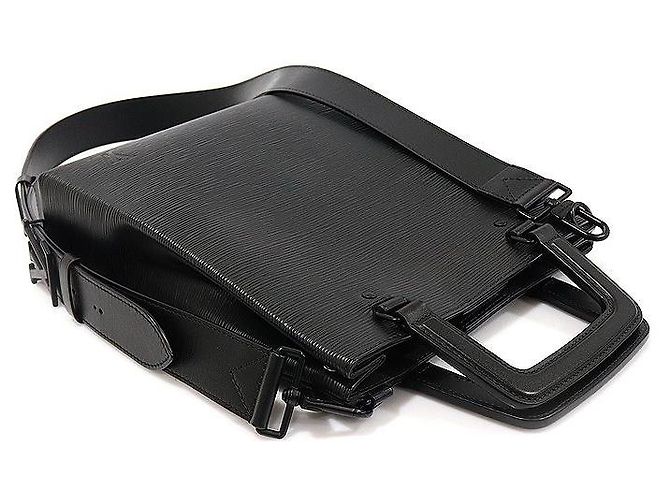 Louis Vuitton Sac Plat Fold en cuir Epi noir - vue 4