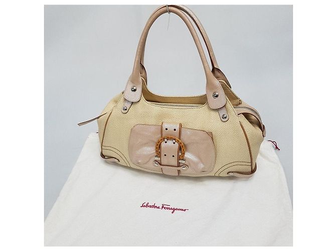 Salvatore Ferragamo Borsa a spalla con logo Gancini in legno Rosa - vista 2
