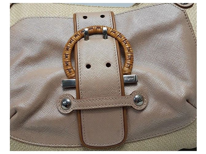 Salvatore Ferragamo Borsa a spalla con logo Gancini in legno Rosa - vista 6
