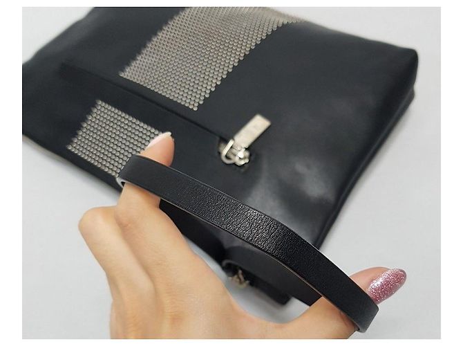Alexander Mcqueen Clutch borchiata Nero - vista 7