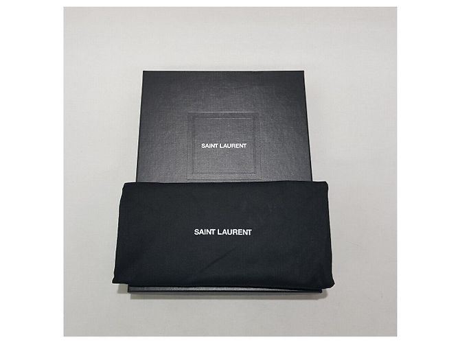 Saint Laurent Bolso Clutch Matelassé Nuevo Mediano - vista 10