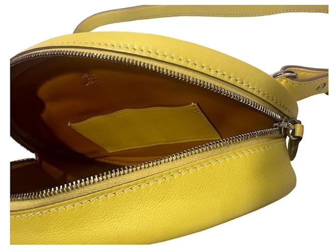 Hermès Belt Bag In the Loop Lime Verde - vista 8