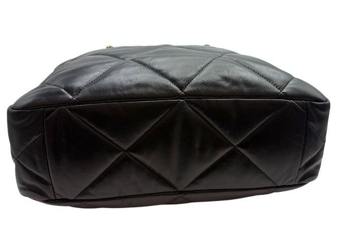 Chanel 19 Chanel Borsa a spalla grande in pelle di agnello lucida nera Nero - vista 5