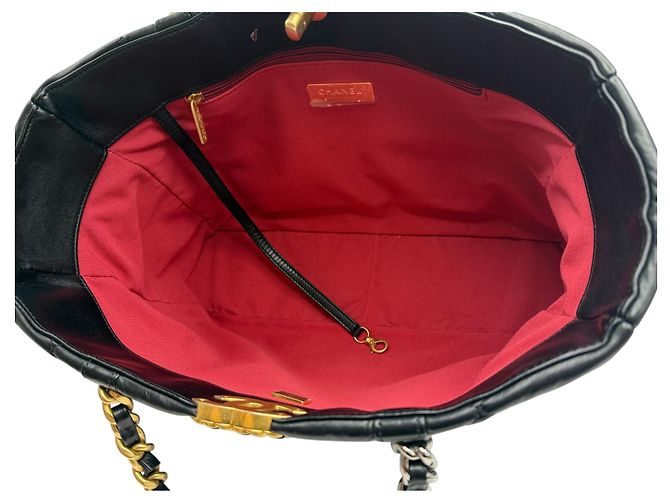 Chanel 19 Chanel Borsa a spalla grande in pelle di agnello lucida nera Nero - vista 7