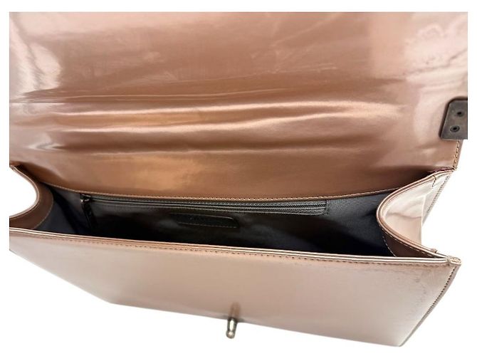Boy Chanel Borsa a spalla grande con pattina in vernice rosa - vista 9
