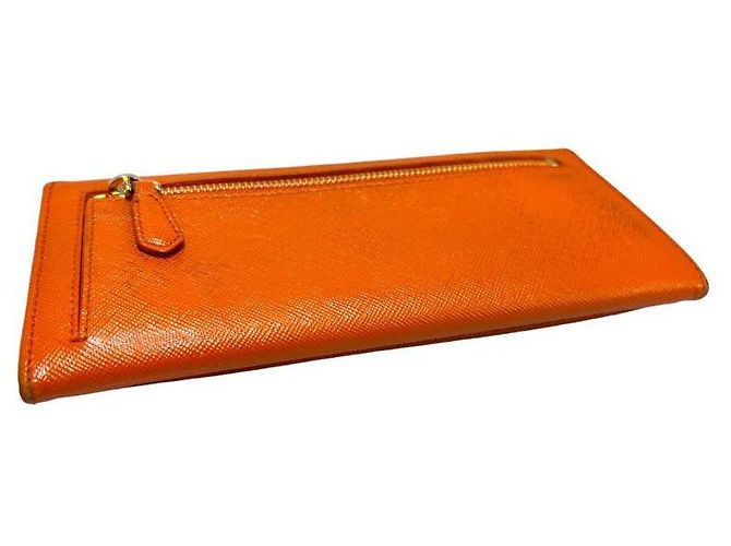 Prada Portafoglio lungo da donna Saffiano con hardware dorato Arancione - vista 4