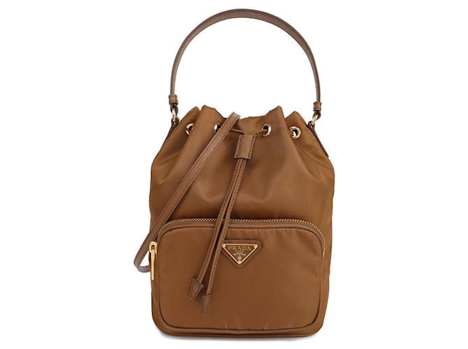 Prada Borsa a secchiello Duet in Re-Nylon Marrone - vista 3