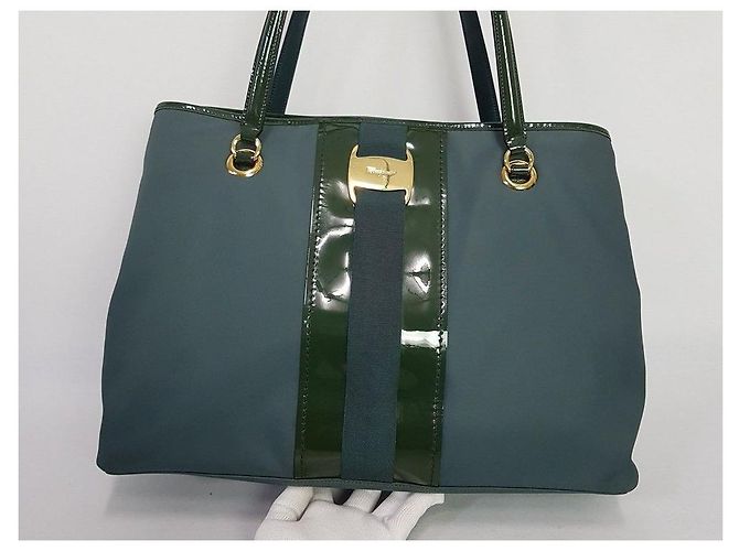 Salvatore Ferragamo Bolsa de Ombro de Decoração Barra Verde - vista 2
