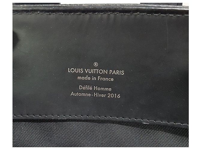 Louis Vuitton Mochila Explorer Monogram Eclipse Preto - vista 10