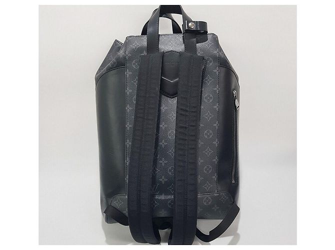 Louis Vuitton Mochila Explorer Monogram Eclipse Preto - vista 3