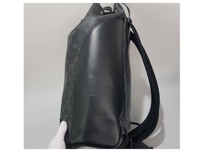 Louis Vuitton Mochila Explorer Monogram Eclipse Preto - vista 5