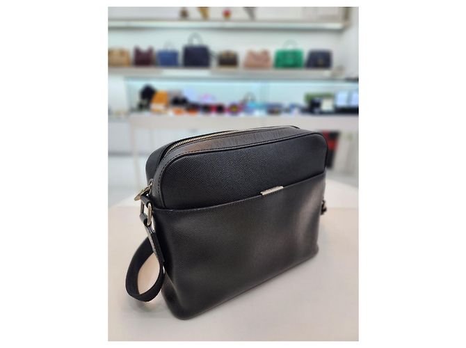 Louis Vuitton Borsa a tracolla Tyga Anton PM Messenger Nero - vista 13