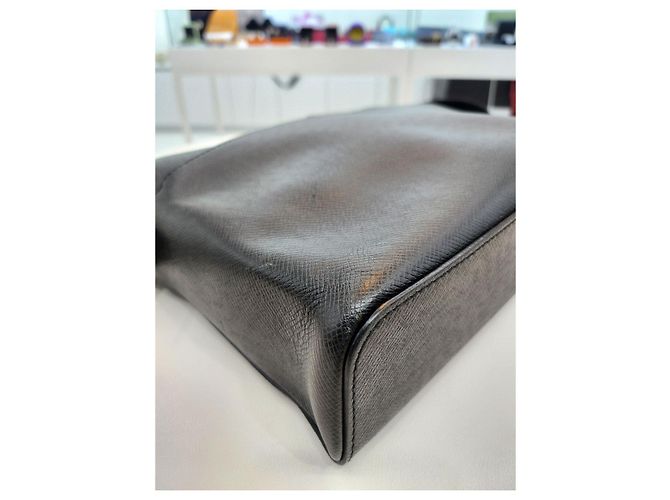 Louis Vuitton Borsa a tracolla Tyga Anton PM Messenger Nero - vista 17