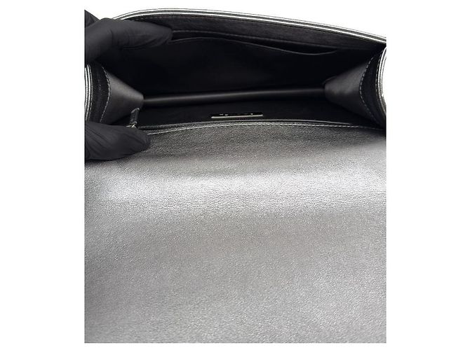 Chanel Borsa a spalla con catena in rilievo CC argento - vista 8