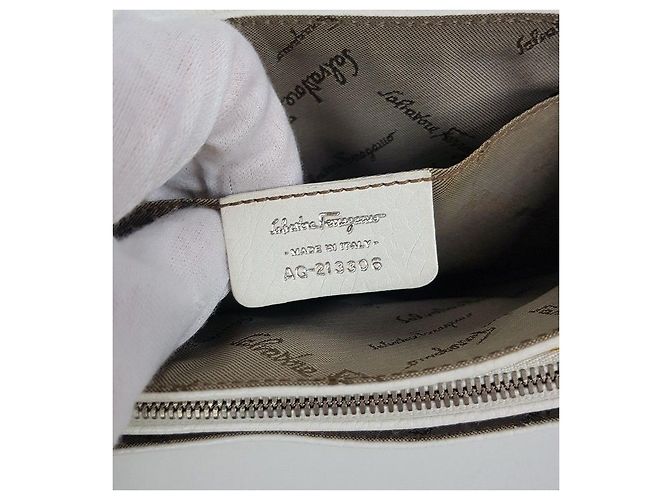 Salvatore Ferragamo Borsa a spalla in pelle bianca - vista 10