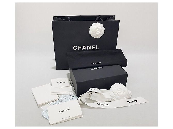 Timeless Chanel Mini borsa da trucco in catena di caviale classica con chip - vista 10