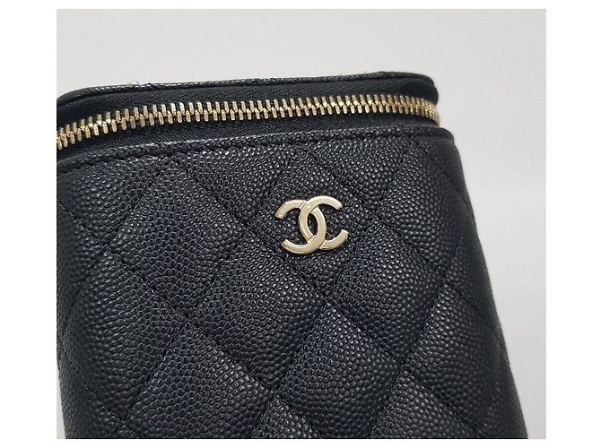 Timeless Chanel Mini borsa da trucco in catena di caviale classica con chip - vista 3