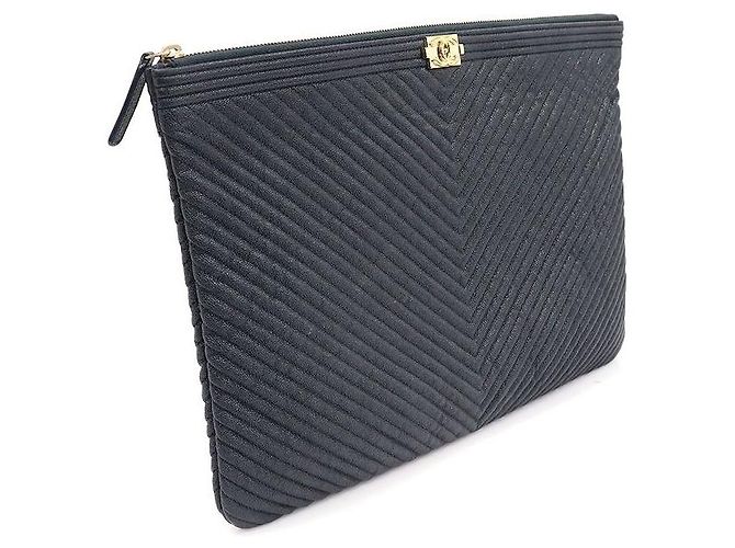 Boy Chanel Clutch Grande in Metallo Dorato Chevron Blu Navy (Serie) - vista 5