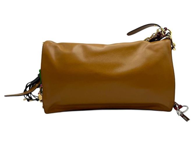 Sound Prada Borsa a spalla grande in caramello con decorazione a charm morbido Marrone - vista 4