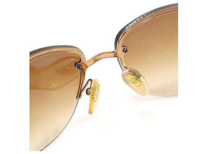 Salvatore Ferragamo Gafas de sol para mujer con cadena de cristal y montura dorada Dorado - vista 6