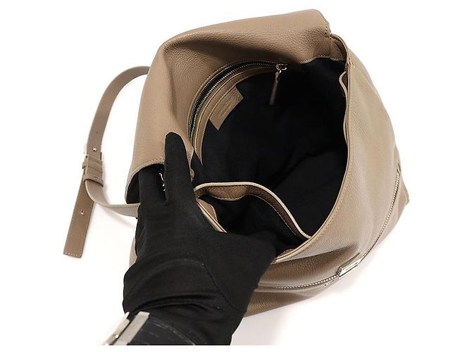 Givenchy Pandora Pure Medium in pelle di vitello marrone - vista 4