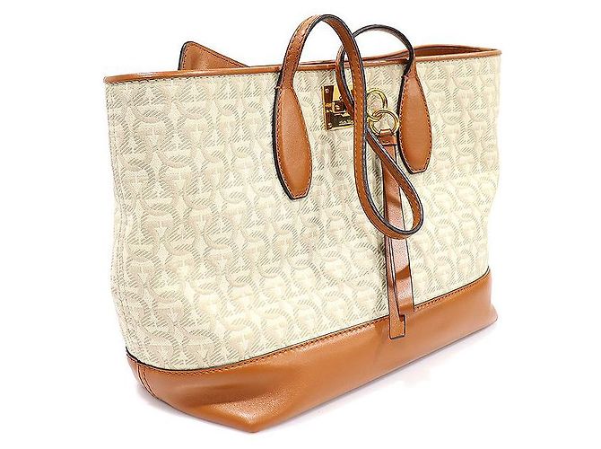Salvatore Ferragamo Borsa a spalla Gancini Jacquard avorio in tono oro Bianco - vista 3