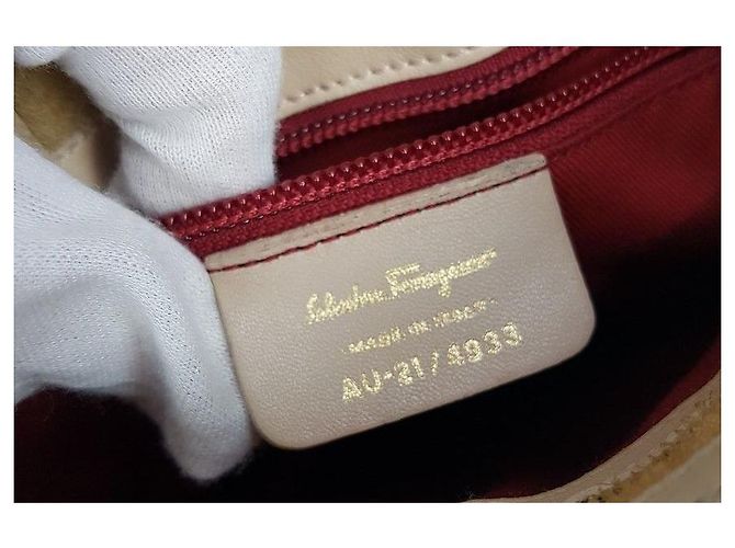 Salvatore Ferragamo Borsa a tracolla con logo Gancini Ferragamo Rosa - vista 9