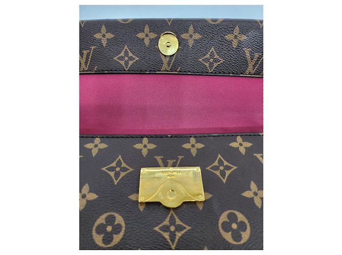 Louis Vuitton Borsa Tote e a Spalla Cluny BB Marrone - vista 20