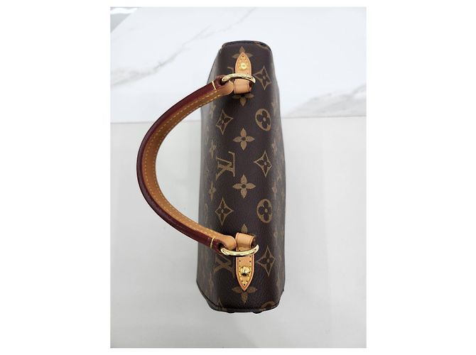 Louis Vuitton Borsa Tote e a Spalla Cluny BB Marrone - vista 3