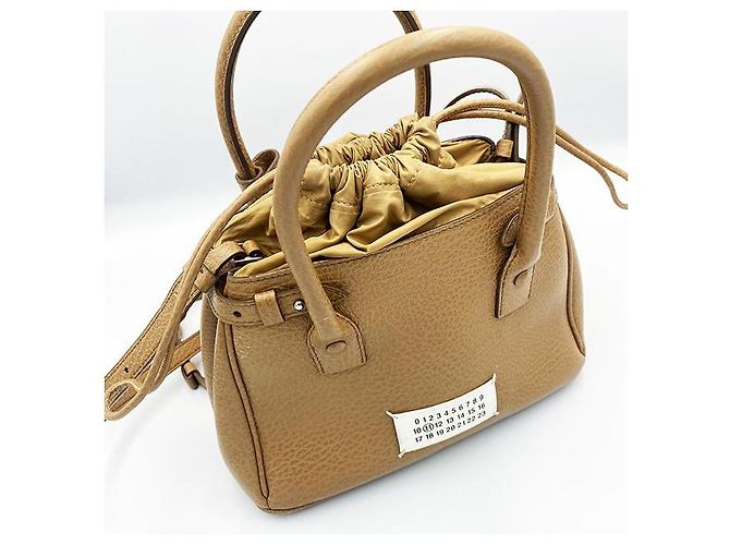 Maison Martin Margiela Kleine braune Drawstring-Tote von Maison Margiela - Ansicht 9