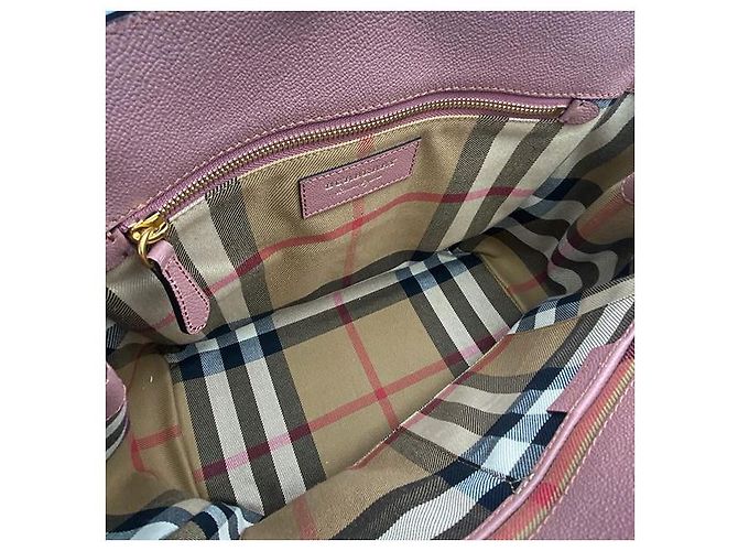 Burberry Bolsa de duas vias em couro texturizado com fivela Rosa - vista 6