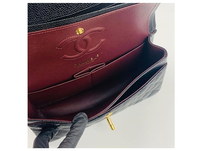 Chanel Borsa Flap Piccola Classica in Caviar Nero con Finiture Dorate - vista 8