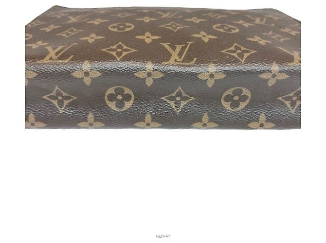 Louis Vuitton Pochette Necessaire Clutch Marrone - vista 4
