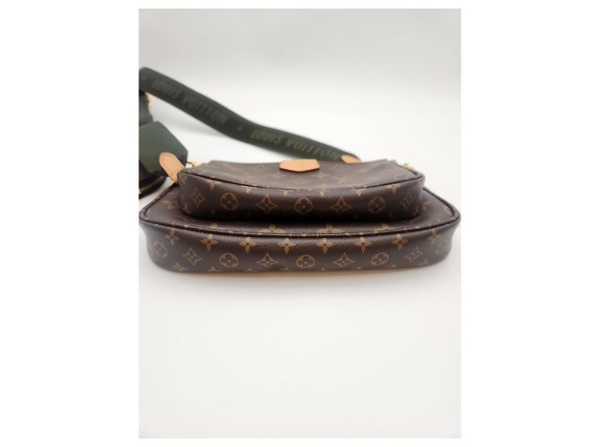 Louis Vuitton Bolso cruzado Multi Pochette Accesorios Caqui Castaño - vista 4