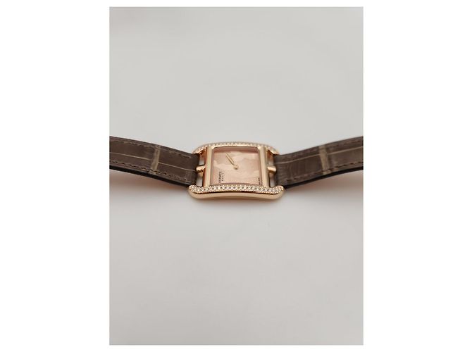 Hermès Cape Cod Small Diamond Bezel Gold Case Years Golden - view 4