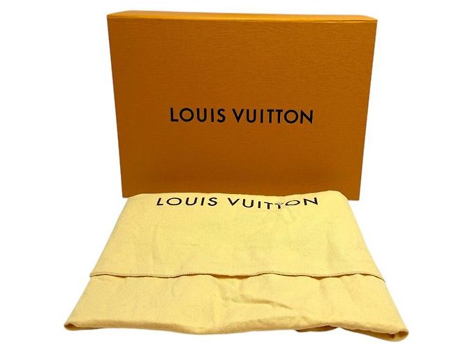 Louis Vuitton Borsa a Spalla Capucines Torillon MM Nera Nero - vista 10