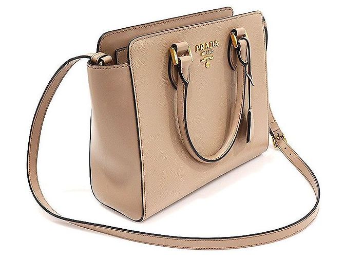 Prada Logo in lettere dorate in pelle di vitello morbida Saffiano beige Marrone - vista 3