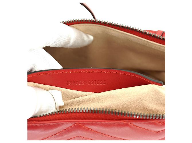 Gucci Borsa a Spalla Marmont Matelassé AABZB Rosso - vista 18