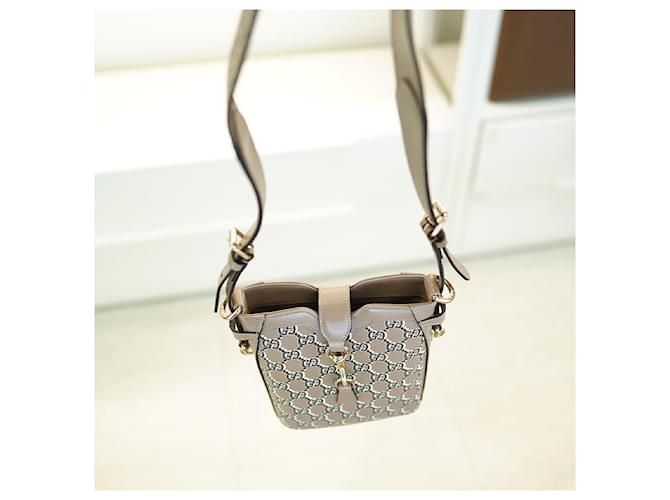 Gucci Borsa a spalla mini secchiello GG Shadow Marrone - vista 16