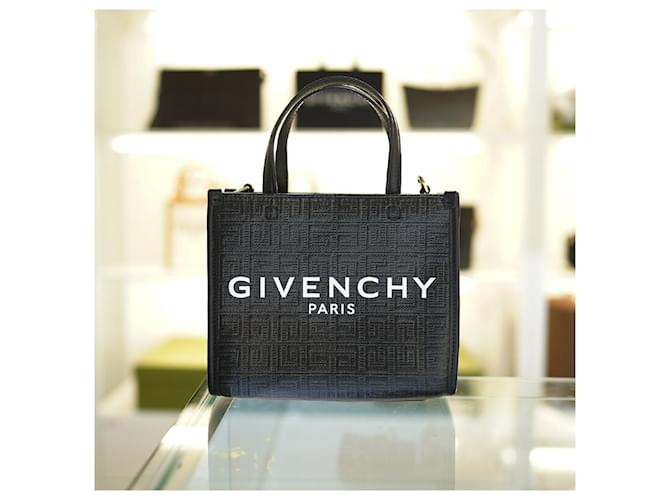 Givenchy Borsa Mini Cross Two-Way in Pelle Nera Nero - vista 12