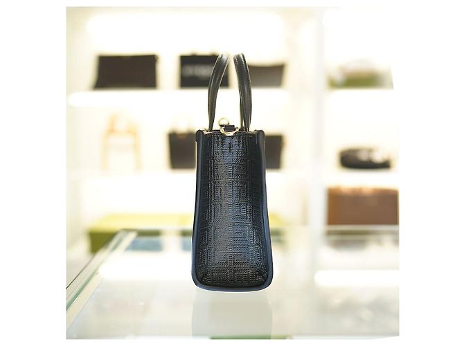 Givenchy Borsa Mini Cross Two-Way in Pelle Nera Nero - vista 4